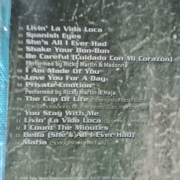 Ricky Martin CD - Picture 6 of 8